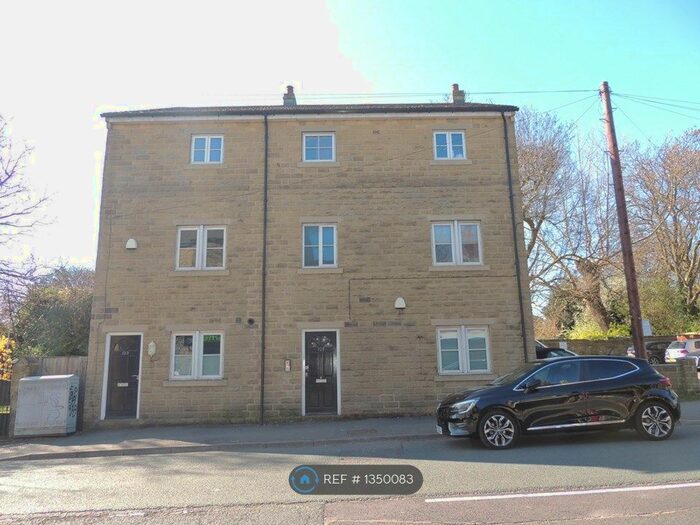 2 Bedroom Flat To Rent In Town Street, Armley, Leeds, LS12