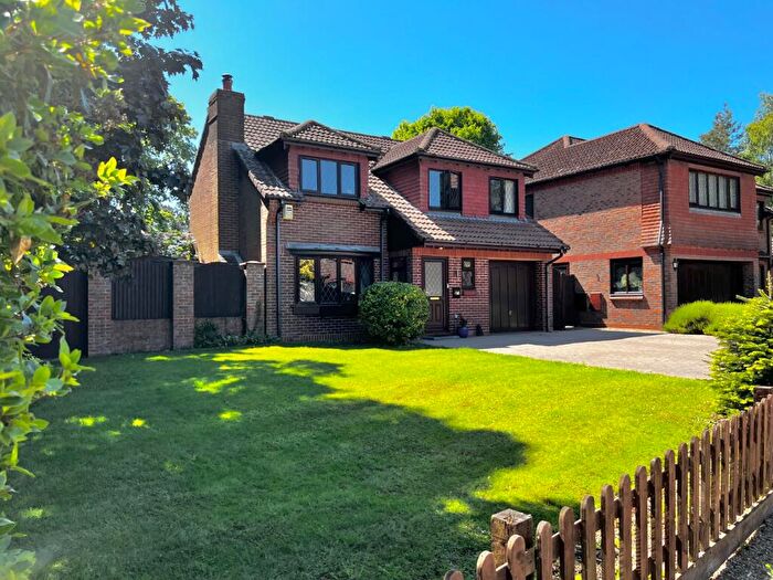 3 Bedroom Detached House For Sale In Langley Lodge Gardens, Langley, Southampton, Hampshire, SO45