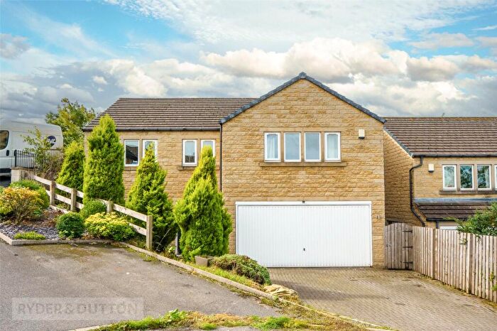 4 Bedroom Detached House For Sale In Crofton Close, Linthwaite, Huddersfield, HD7