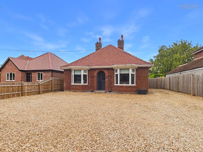 3 Bedroom Detached Bungalow For Sale In Gedney Road, Long Sutton, PE12