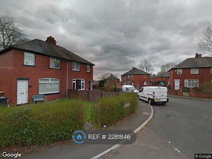3 Bedroom Semi-Detached House To Rent In Crescent Road, Kearsley, Bolton, BL4