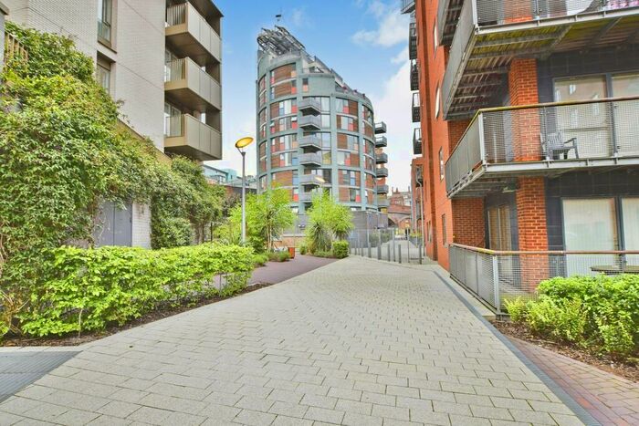 2 Bedroom Apartment To Rent In The Green Building, New Wakefield Street, Manchester, M1