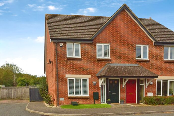 3 Bedroom Semi-Detached House For Sale In Dorsey Close, Crownhill, Milton Keynes, MK8