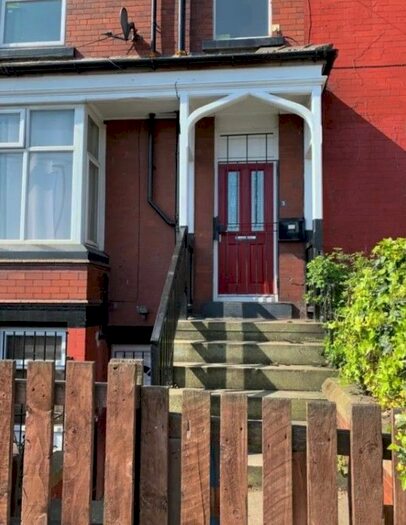 2 Bedroom Flat To Rent In Colwyn Road, Holbeck, Leeds, LS11
