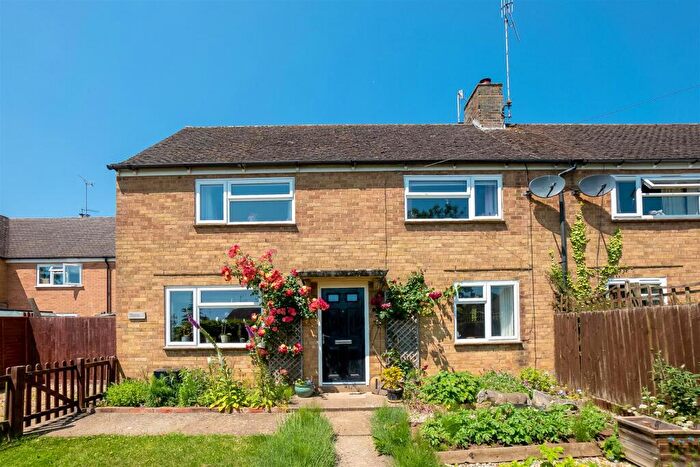 3 Bedroom Semi-Detached House For Sale In New Road, Ebrington, GL55