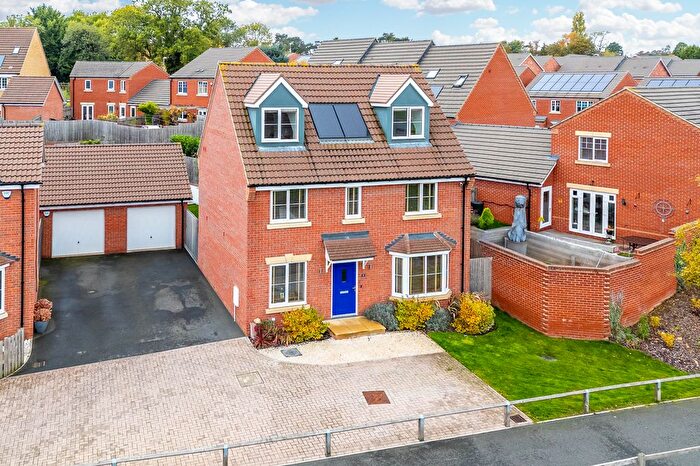 5 Bedroom Detached House For Sale In Bootmaker Crescent, Raunds, NN9