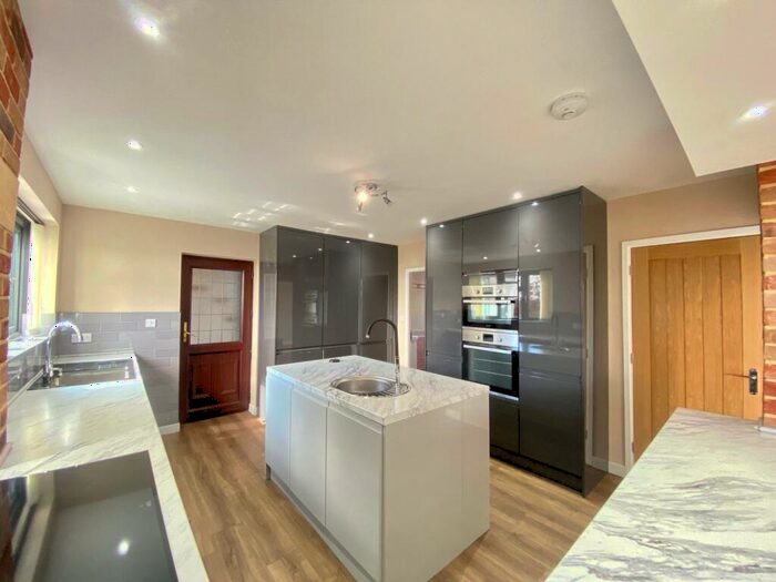 4 Bedroom Detached House To Rent In Taverham Road, Drayton, Norwich, NR8