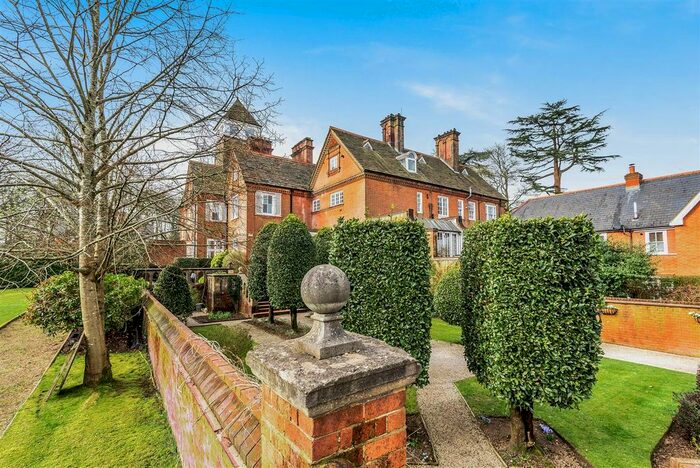 1 Bedroom Flat To Rent In Ranmore Common, Dorking, RH5