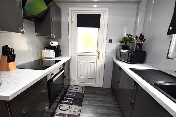 2 Bedroom End Of Terrace House For Sale In Linnhe Crescent, Wishaw, ML2