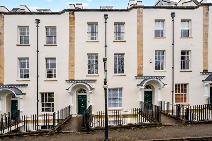 2 Bedroom Apartment For Sale In Pro-Cathedral Lane, Clifton, Bristol, BS8