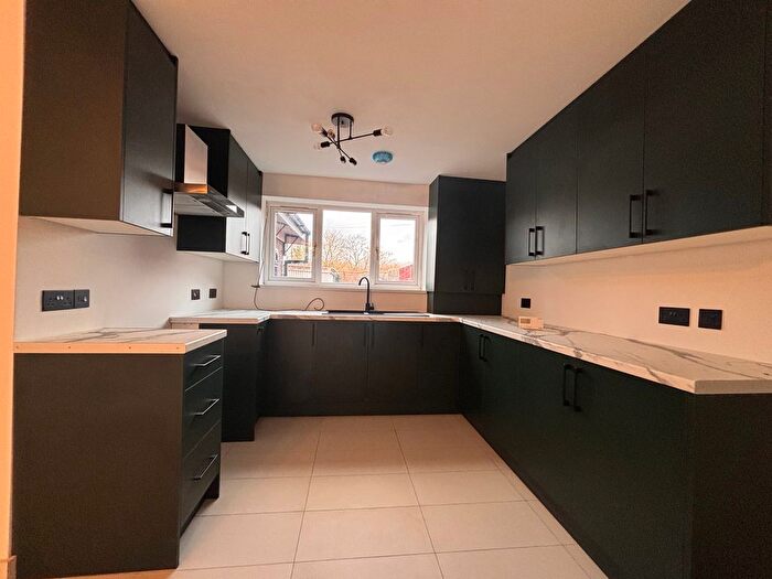 3 Bedroom Property To Rent In Western Avenue, Walsall, WS2