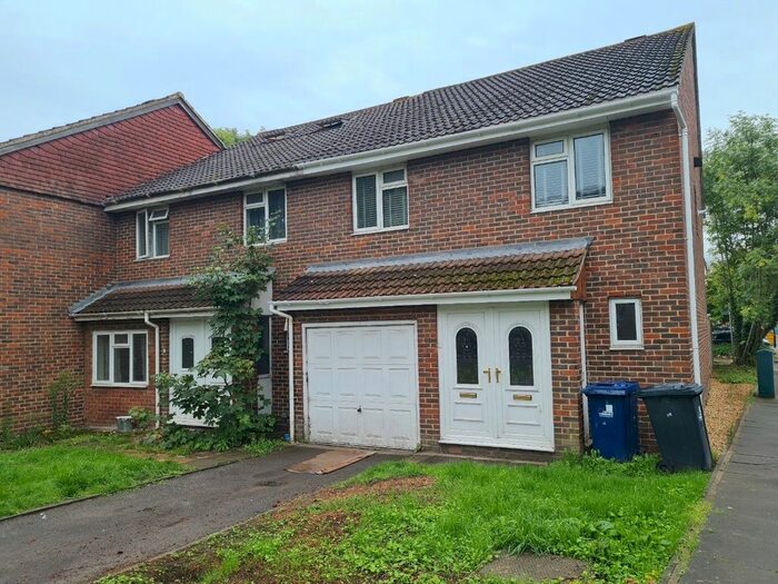 4 Bedroom End Of Terrace House To Rent In Rowan Close, Ealing, London, W5