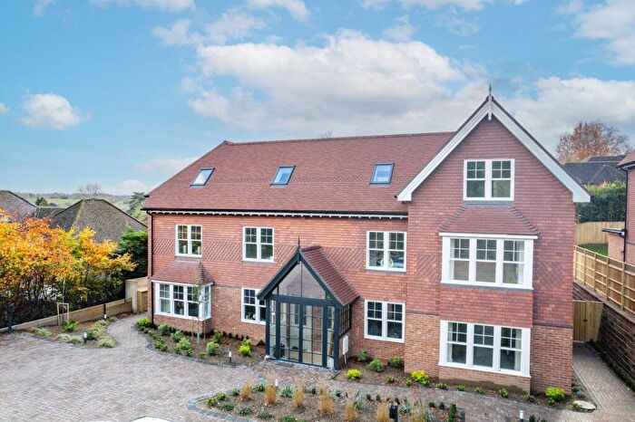 4 Bedroom Terraced House For Sale In Hollymeoak Road, Coulsdon, CR5