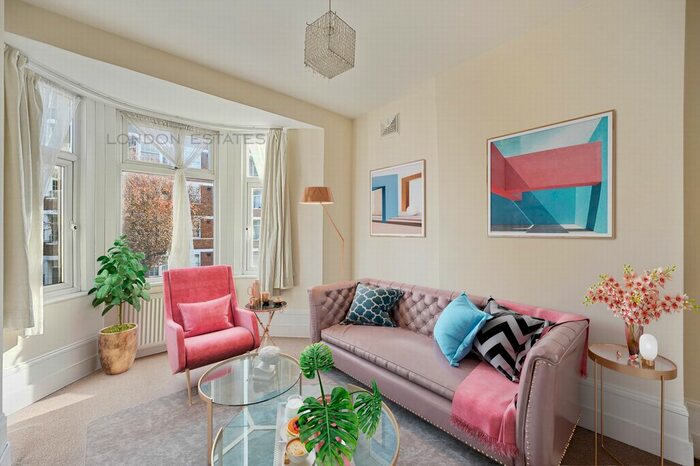 2 Bedroom Flat To Rent In Askew Rd, Shepherds Bush, W12