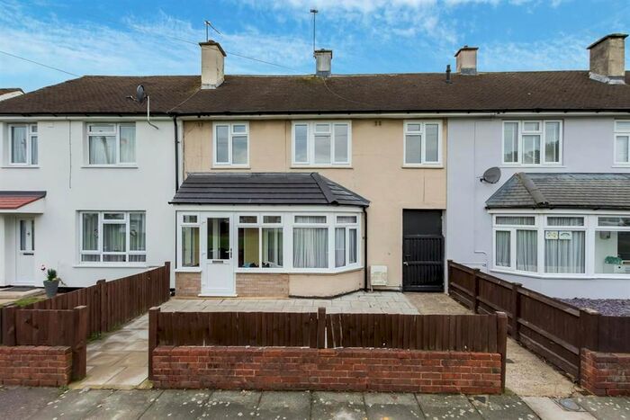 4 Bedroom Terraced House To Rent In Lansbury Crescent, Dartford, Kent, DA1