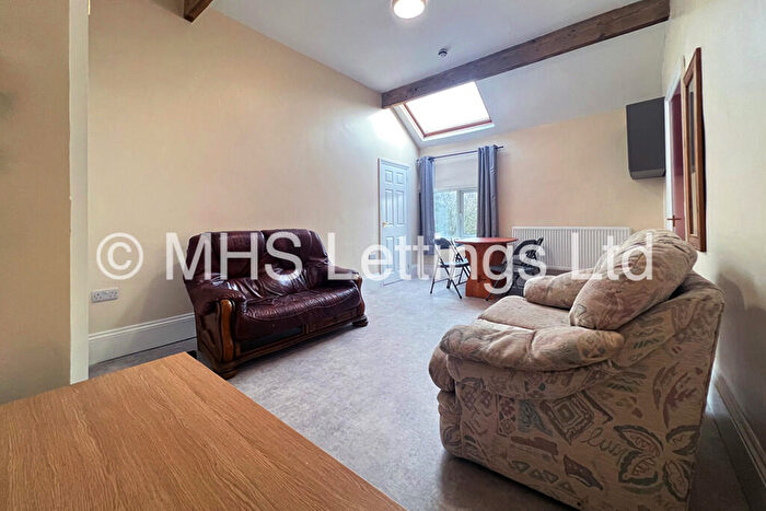 1 Bedroom Flat To Rent In Flat, Moorland Road, Leeds, LS6