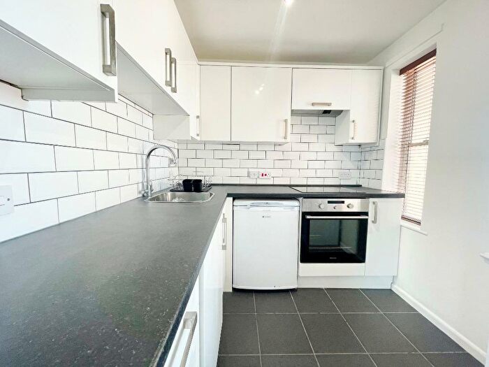 1 Bedroom Apartment To Rent In Berkeley Court, Cheltenham, GL52