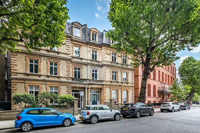 2 Bedroom Flat To Rent In Addison Road, London, W14