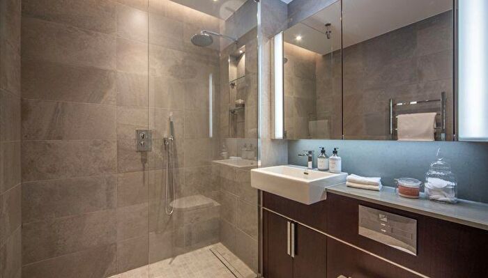 2 Bedroom Apartment To Rent In Thornes House, Charles Clowes Walk, London, SW11