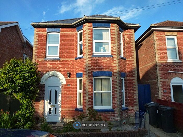 4 Bedroom Detached House To Rent In Trafalgar Road, Bournemouth, BH9