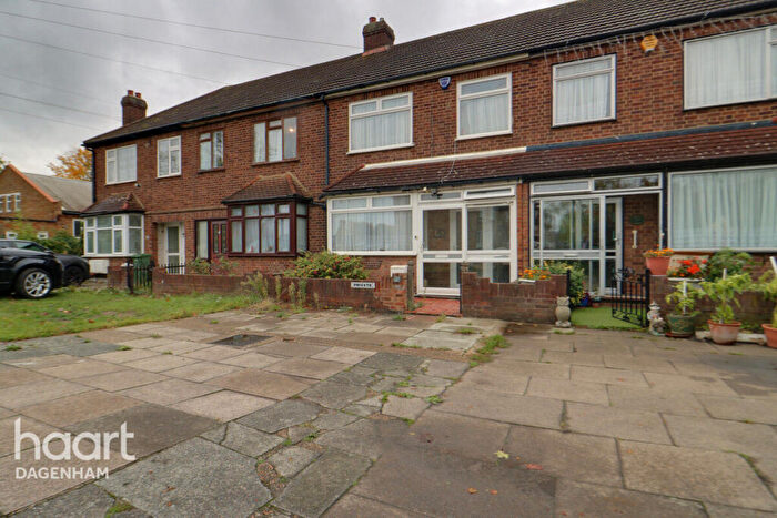 3 Bedroom Terraced House For Sale In Exeter Road, Dagenham, RM10