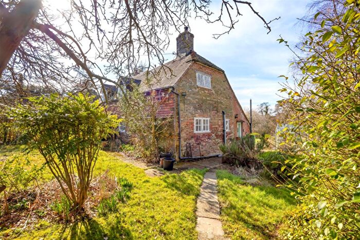 2 Bedroom Cottage For Sale In Plumpton Lane, Plumpton, Lewes, BN7