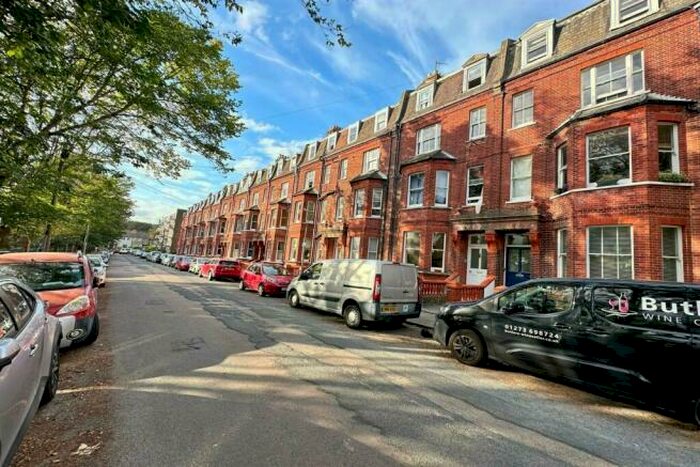 1 Bedroom Apartment To Rent In College Terrace, BN2