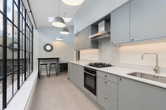 2 Bedroom Flat To Rent In Lisle Street, London, WC2H