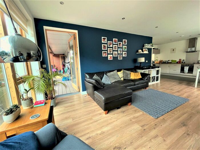 3 Bedroom Flat To Rent In Ebony Crescent, London, EN4