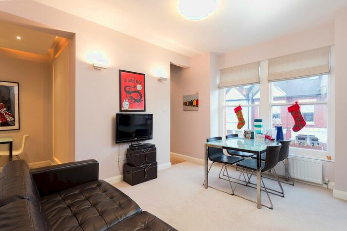 2 Bedroom Flat To Rent In Lambrook Terrace, London, SW6