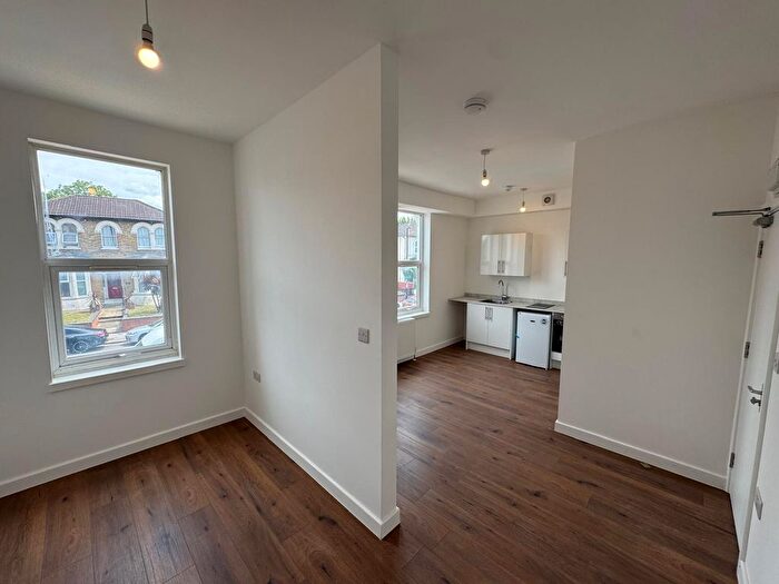 1 Bedroom Studio To Rent In Beulah Road, Thornton Heath, CR7