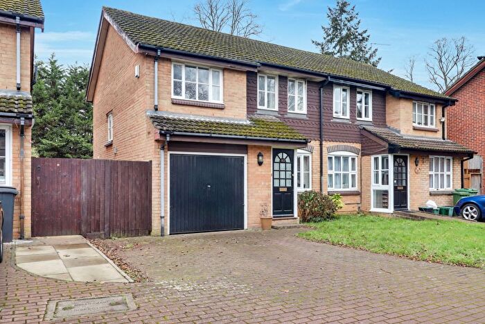 3 Bedroom Semi Detached House For Sale In Bishops Avenue, Bromley, BR1