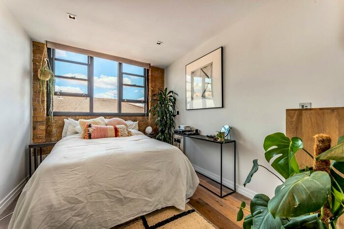 1 Bedroom Flat To Rent In Lawn Lane, Vauxhall, London, SW8