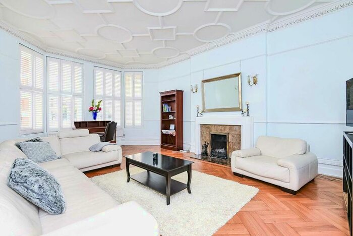 2 Bedroom Flat To Rent In Carlisle Place, London, SW1P