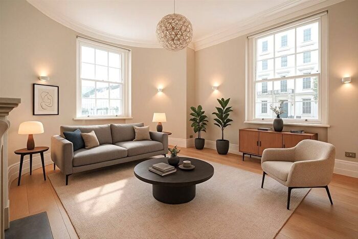 3 Bedroom Maisonette For Sale In Warwick Square, Pimlico, SW1V