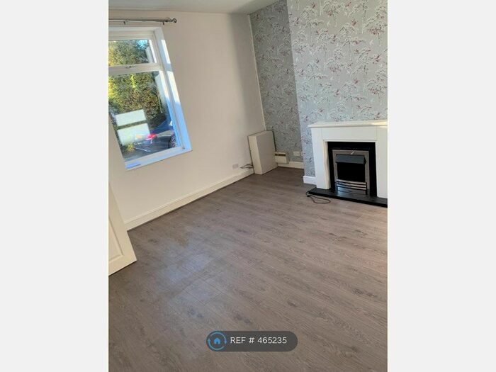 2 Bedroom Terraced House To Rent In South View, Rochdale, OL11