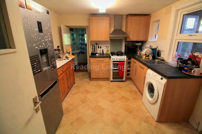4 Bedroom Terraced House To Rent In Donnington Road, Reading, RG1