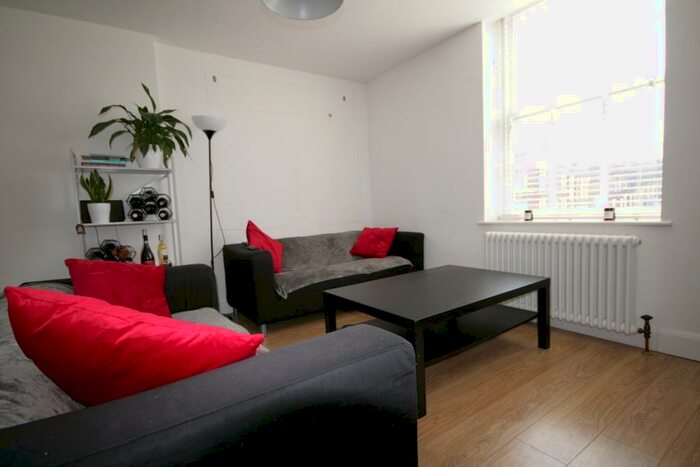 2 Bedroom Apartment To Rent In Norwood Road, Tulse Hill, SE27