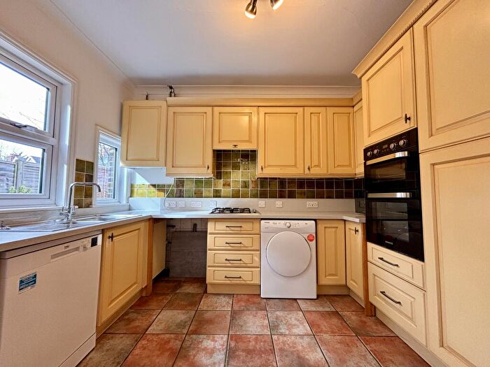 3 Bedroom Semi-Detached House To Rent In Kendall Road, BR3
