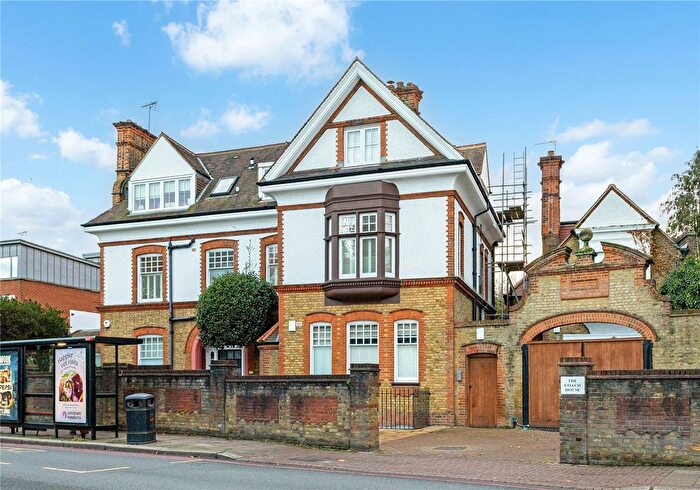 2 Bedroom Flat For Sale In Upper Richmond Road, Putney, London, SW15