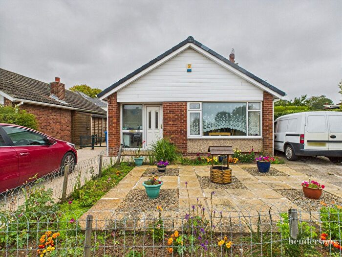 2 Bedroom Detached Bungalow For Sale In Heworth Drive, Whitby, YO21