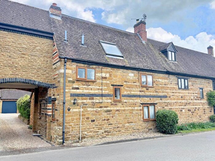 4 Bedroom Cottage For Sale In Pilgrims Lane, Bugbrooke, Northamptonshire, NN7