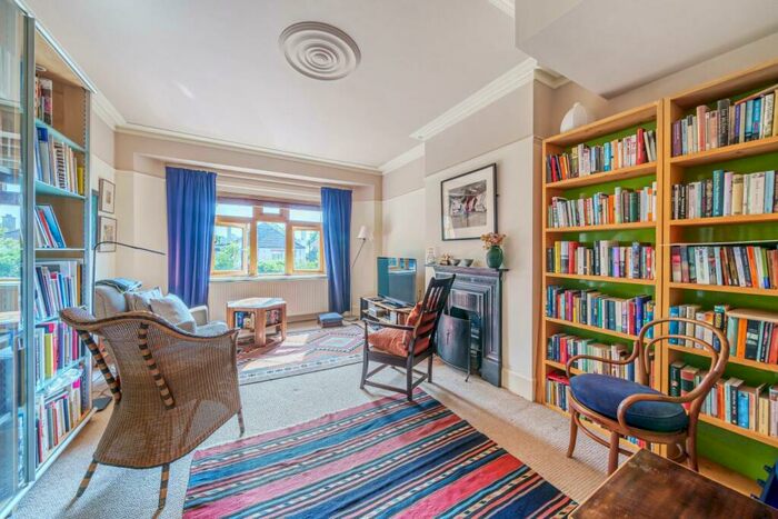 6 Bedroom Semi-Detached House For Sale In Elgin Road, Alexandra Park, N22