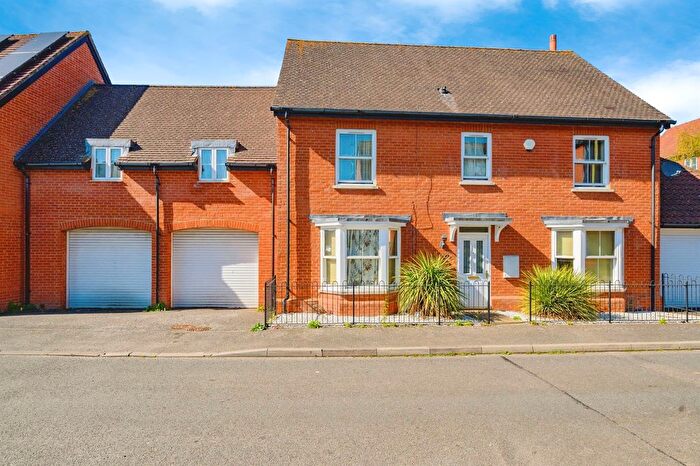 6 Bedroom Detached House For Sale In Salisbury Hall Drive, Hatfield, AL10