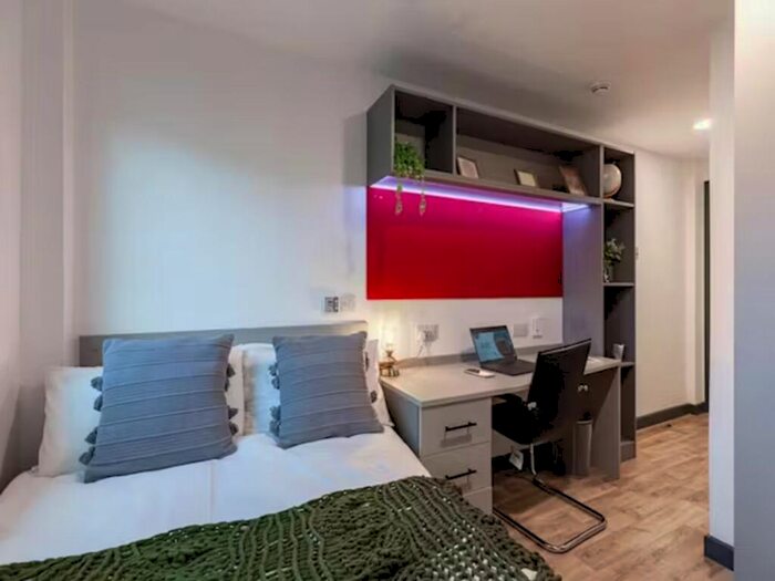 1 Bedroom Apartment To Rent In Students - Red Queen, Fletchamstead Highway, Coventry, CV4