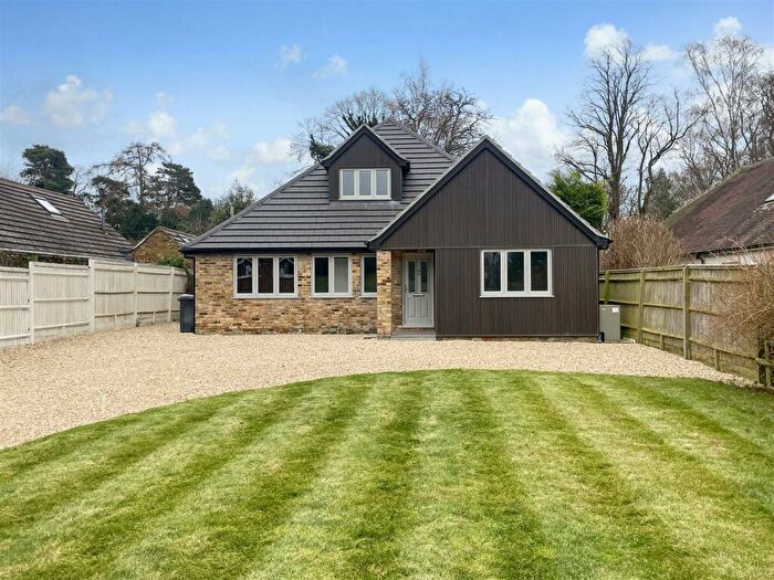 4 Bedroom Detached House For Sale In Highmoor Cross, Henley-On-Thames, RG9