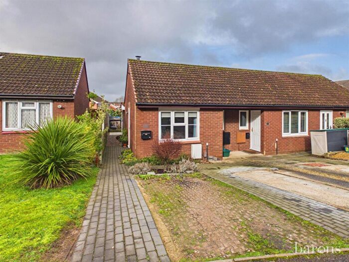 1 Bedroom Semi-Detached Bungalow For Sale In Ketelbey Rise, Basingstoke, RG22