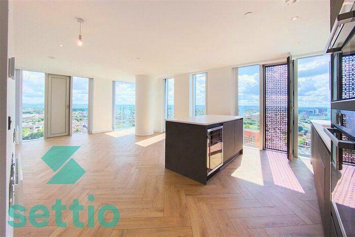 2 Bedroom Flat To Rent In Chester Road, Manchester, M15