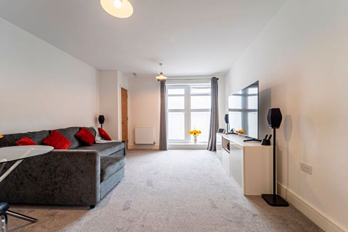 2 Bedroom Flat For Sale In Ref: Gf - Adams Close, Poole, BH15