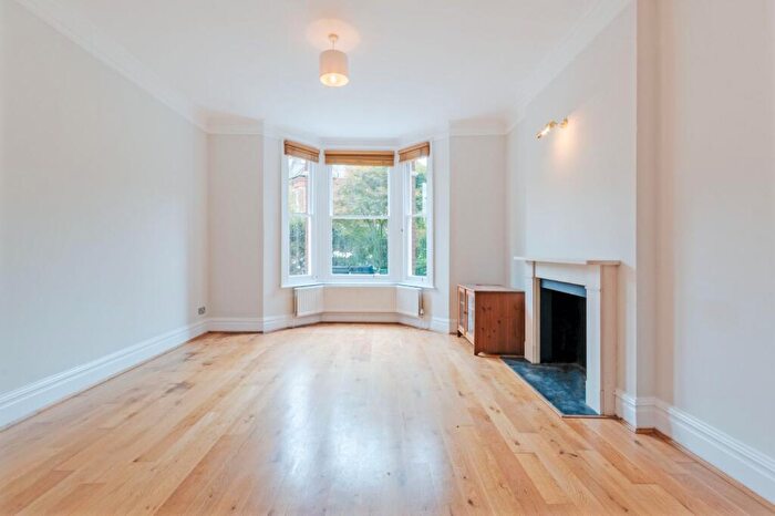 2 Bedroom Flat To Rent In Ebbsfleet Road, Cricklewood, NW2